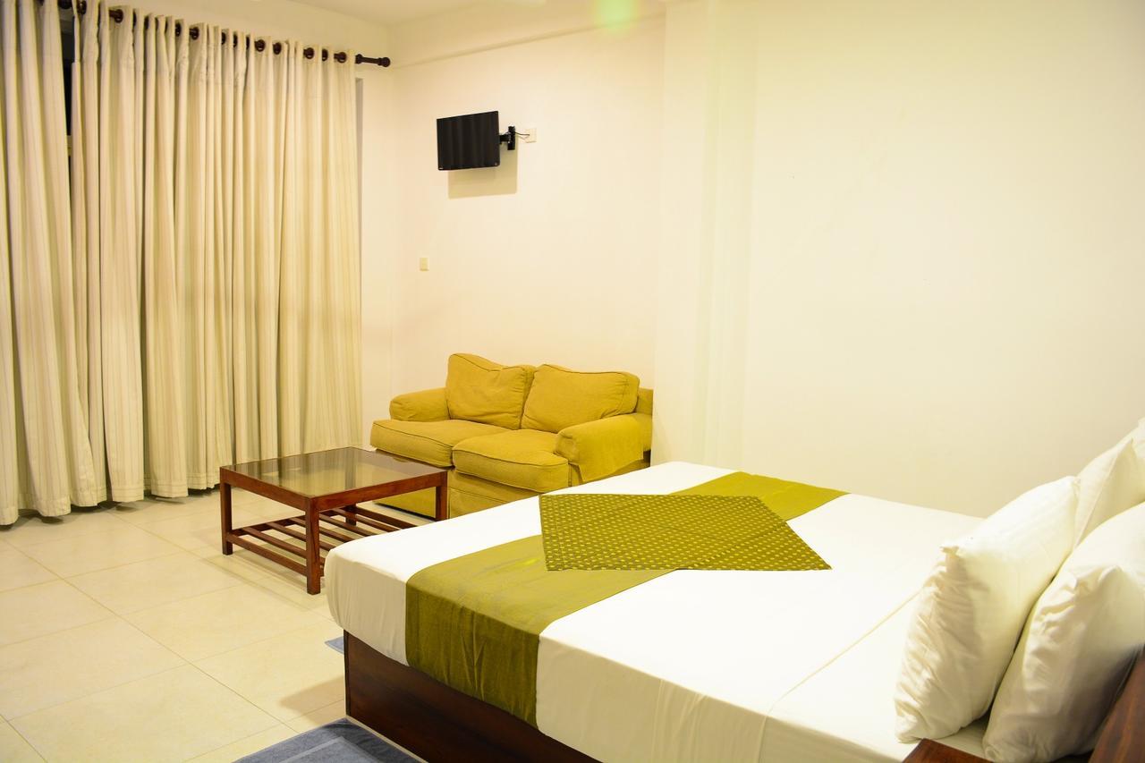 Ranmal Beach Hotel Hikkaduwa Exteriör bild