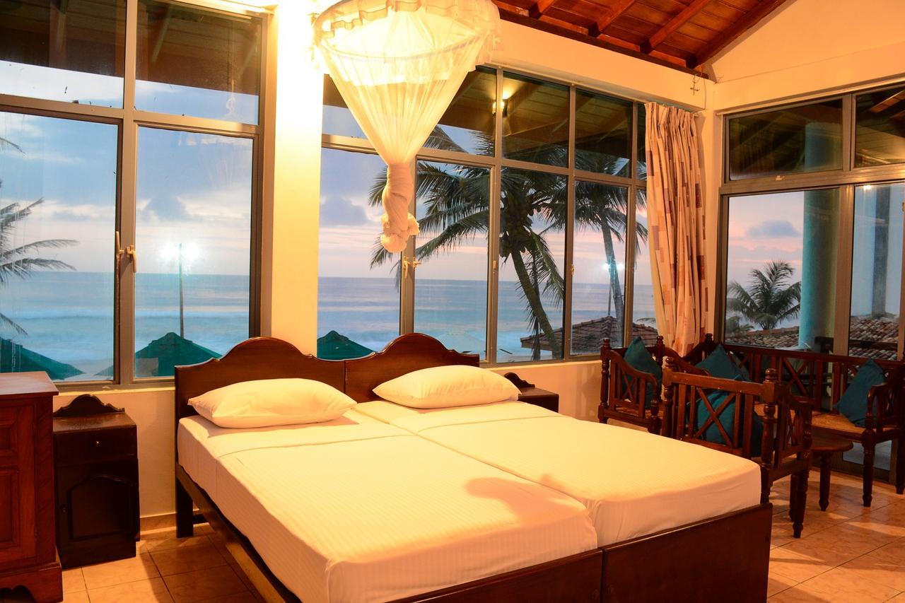 Ranmal Beach Hotel Hikkaduwa Exteriör bild