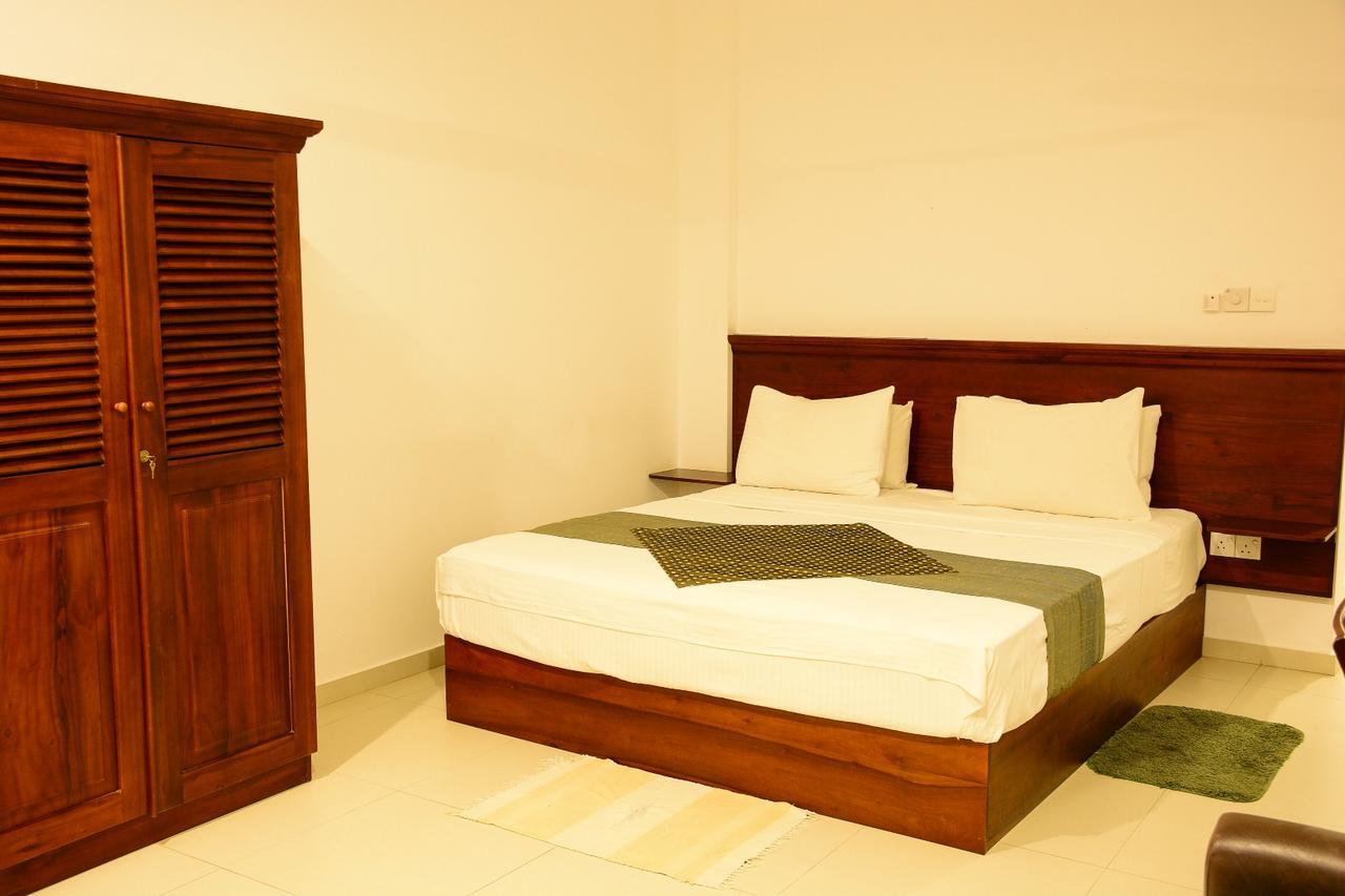 Ranmal Beach Hotel Hikkaduwa Rum bild